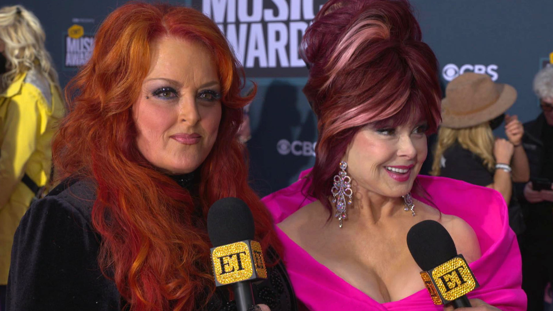 Naomi Judd tearfully honored at Country Music Hall of Fame induction