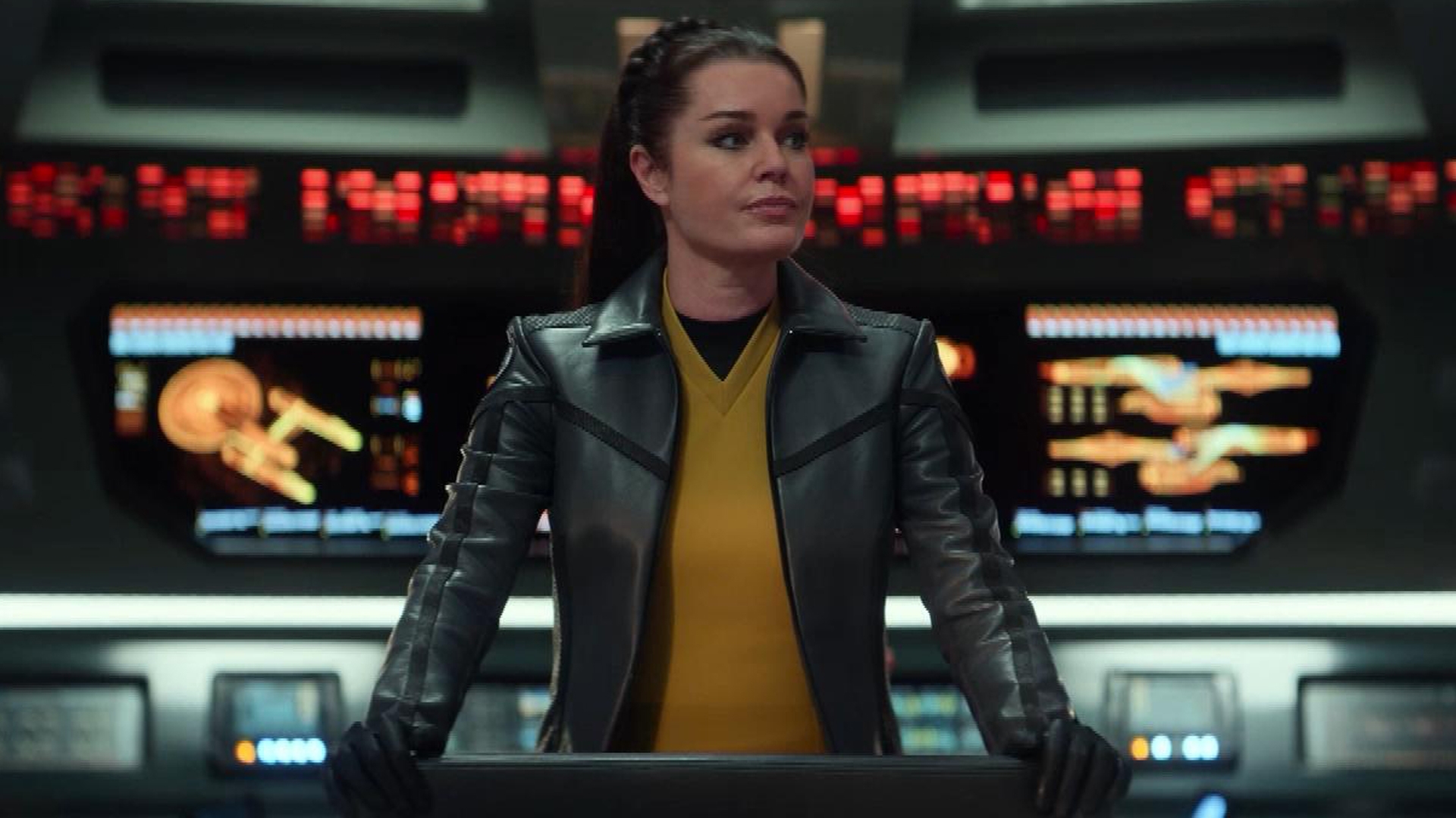 Star Trek: Discovery's Rebecca Romijn Releases First Look Photo Of