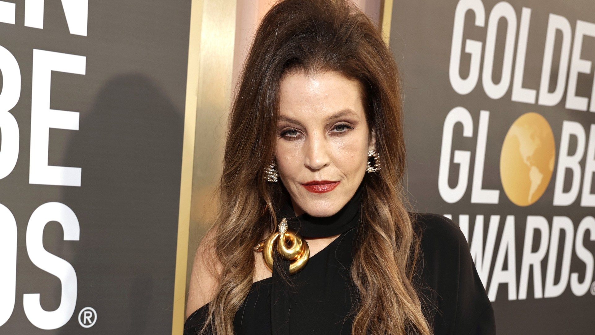lisa marie presley golden globes dress Seemed to Struggle at Ahead of Cardiac Arrest Collection: MODEST