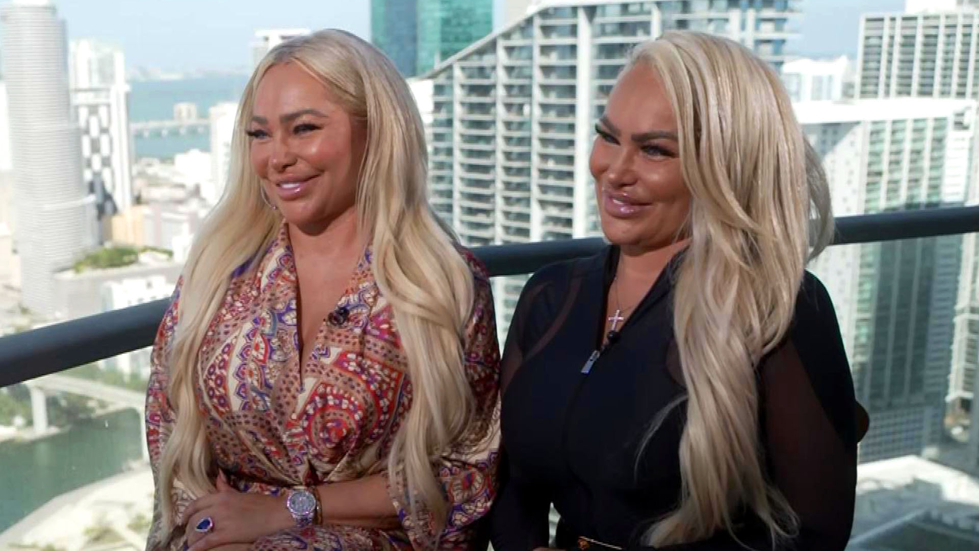 Darcey and Stacey Silva Defend Their Filtered Pictures and React to Georgis Big Glow Up (Exclusive) Entertainment Tonight picture