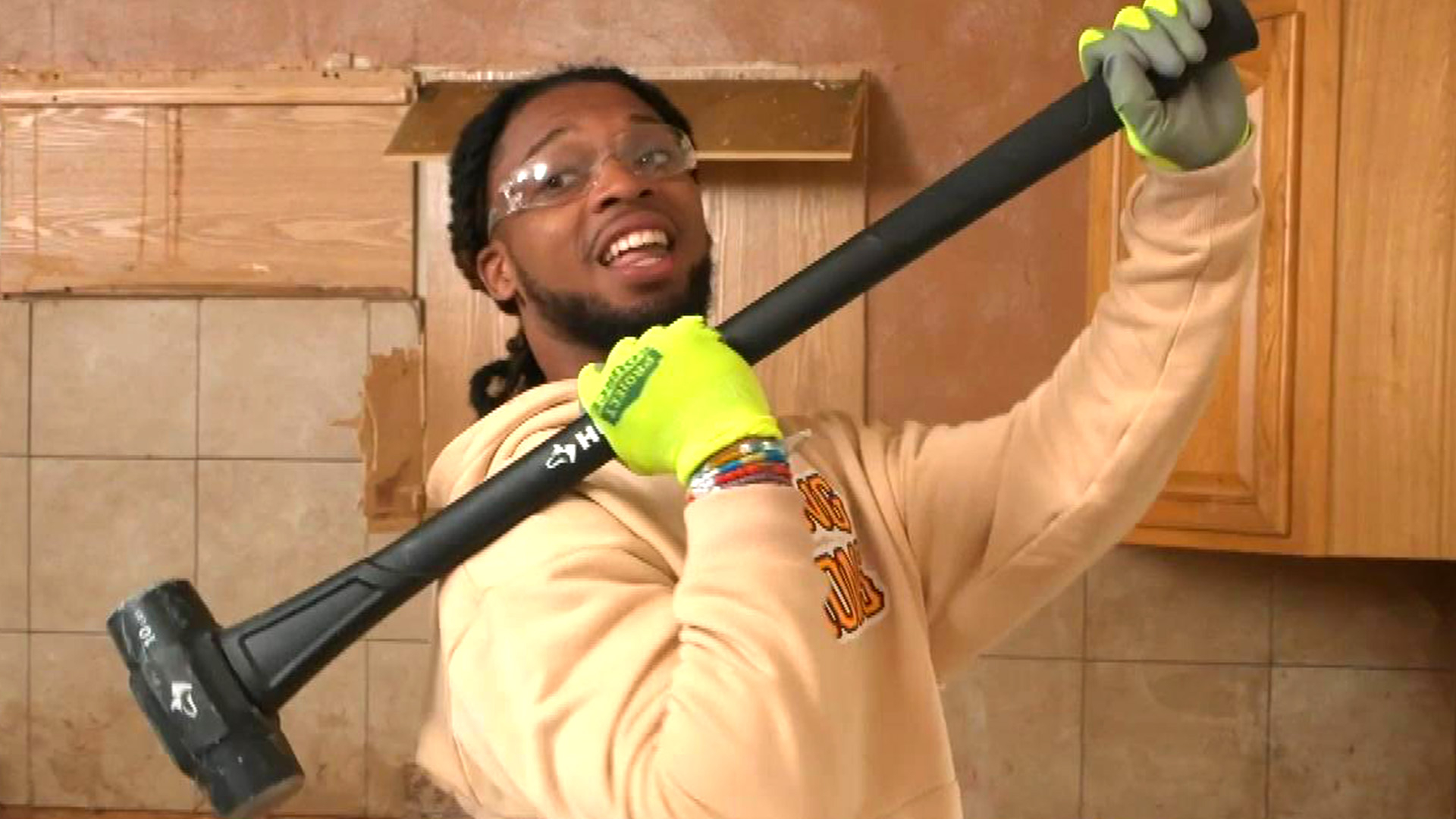 Buffalo Bills' Damar Hamlin to be on CBS' Secret Celebrity Renovation (How  to watch) 