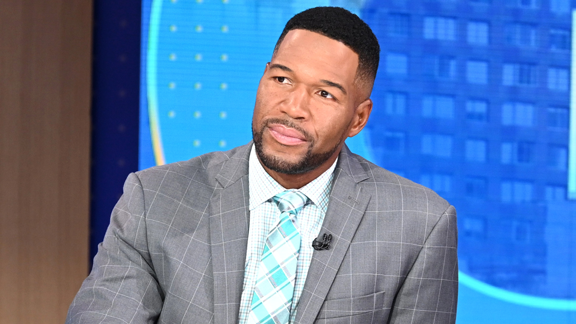 GMA' Fans React to Michael Strahan's Behind-the-Scenes Instagram